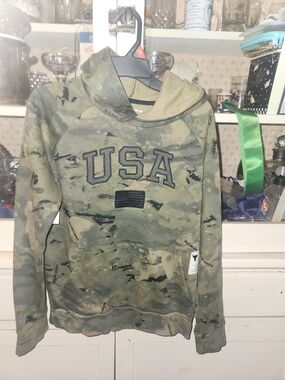 Under Armour Kid 's Olive Camo Crewneck Sweater